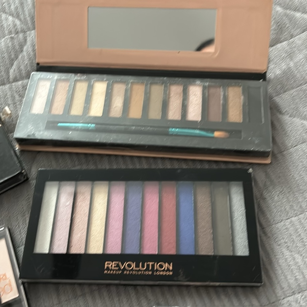 Eye makeup - Picture 3 of 5